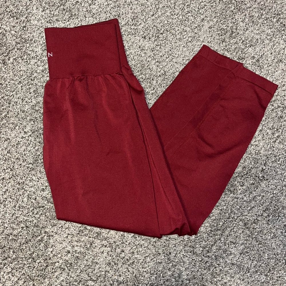 NVGTN seamless leggings.